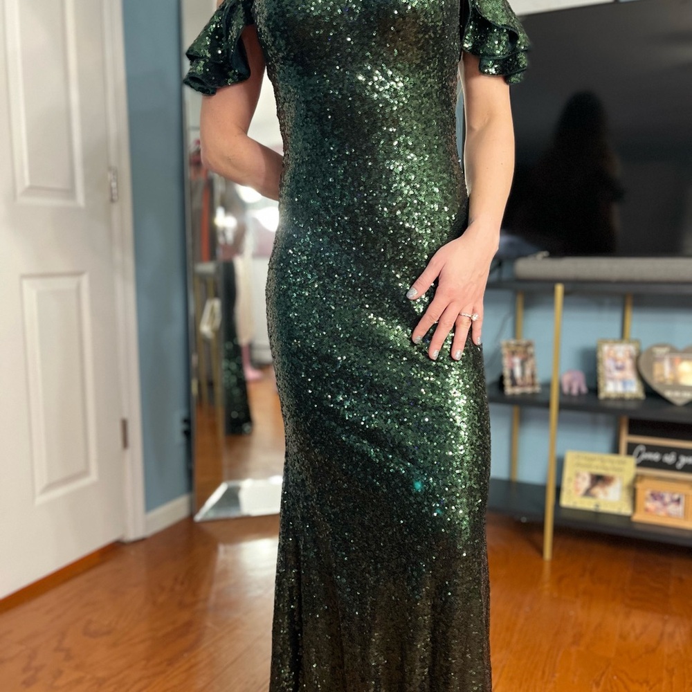 Theia Forest head to toe stunning sequin gown!! - Picture 4 of 6